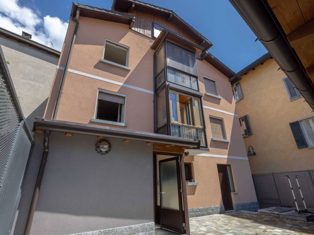 casa indipendente in vendita a Campione d'Italia
