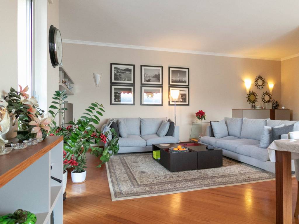 appartamento in vendita a Campione d'Italia