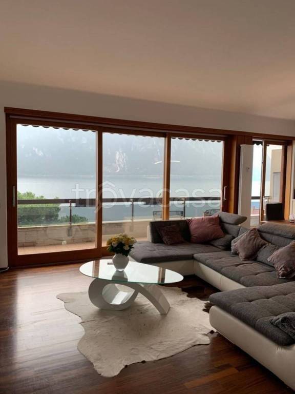 appartamento in vendita a Campione d'Italia