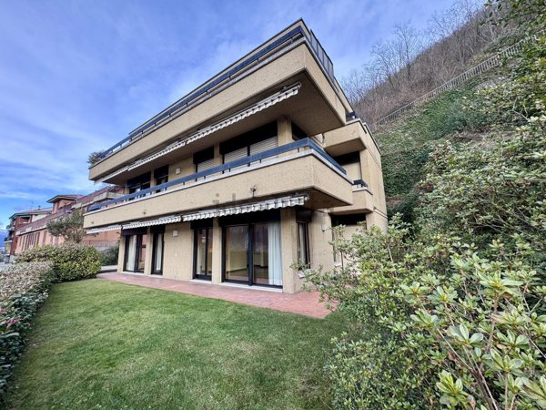 casa indipendente in vendita a Campione d'Italia in zona Capernago