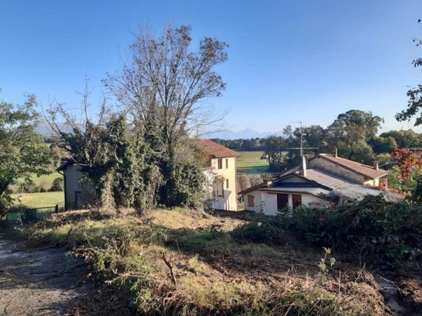 casa indipendente in vendita a Cantù in zona Fecchio