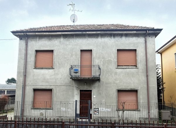 casa indipendente in vendita a Cantù in zona Cascina Amata