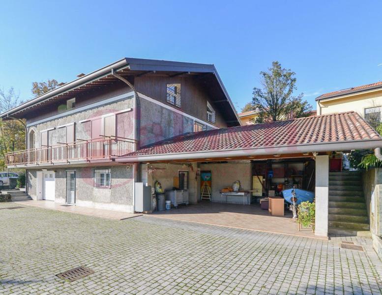 casa indipendente in vendita a Cantù in zona Vighizzolo