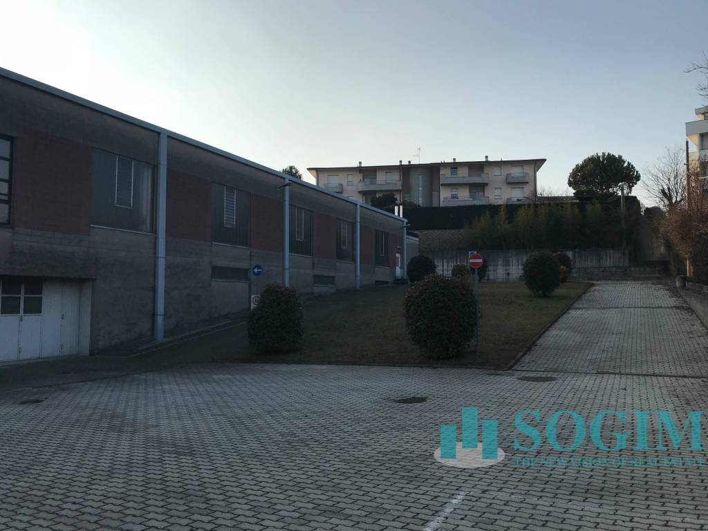capannone in vendita a Cantù
