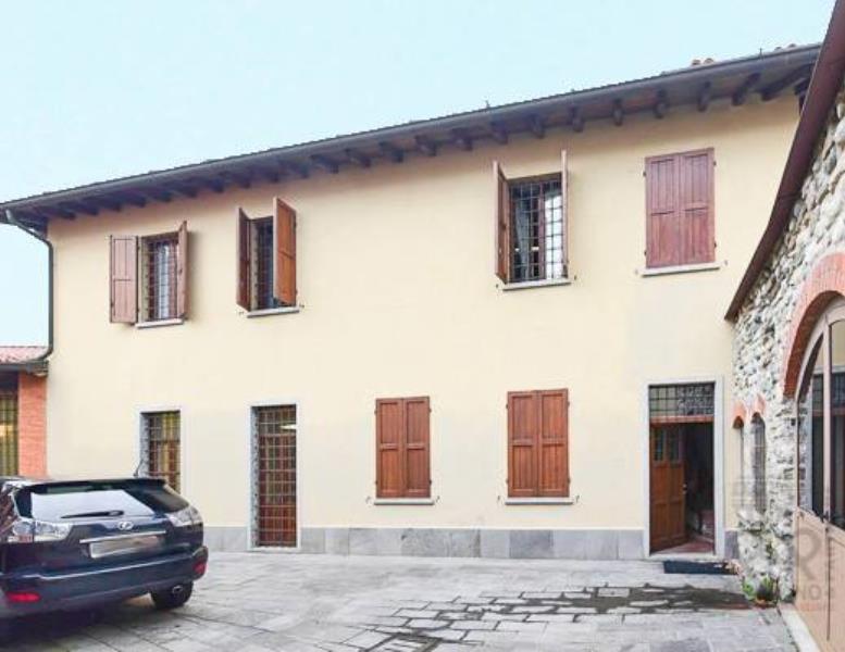casa indipendente in vendita a Cantù