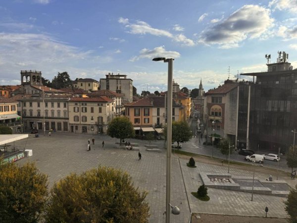 ufficio in vendita a Cantù
