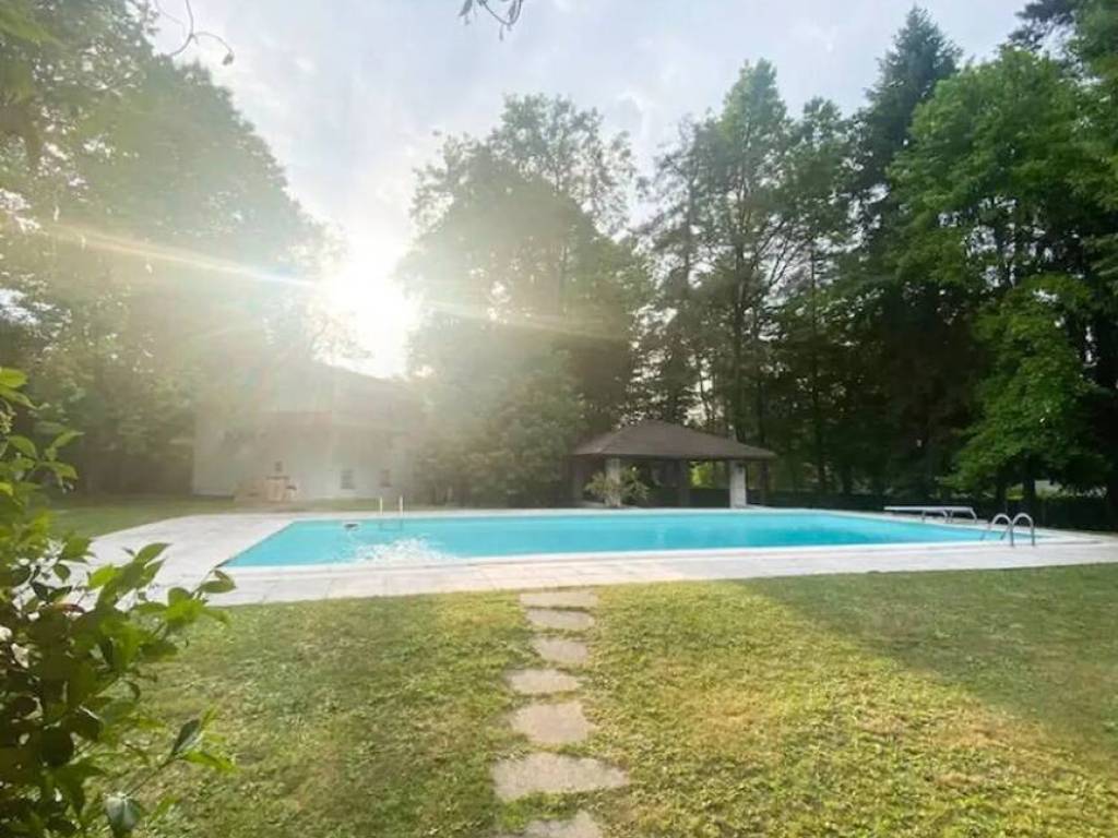 casa indipendente in vendita a Cantù