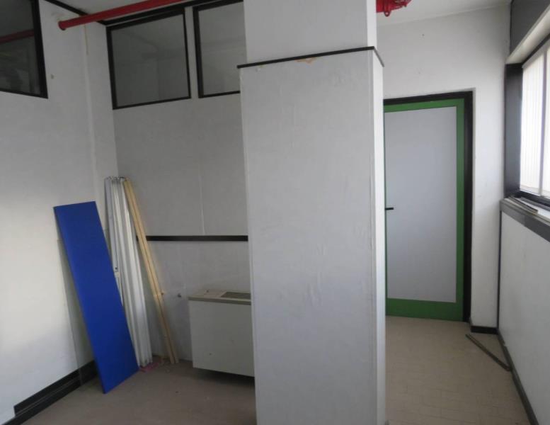 negozio in vendita a Cantù in zona Vighizzolo