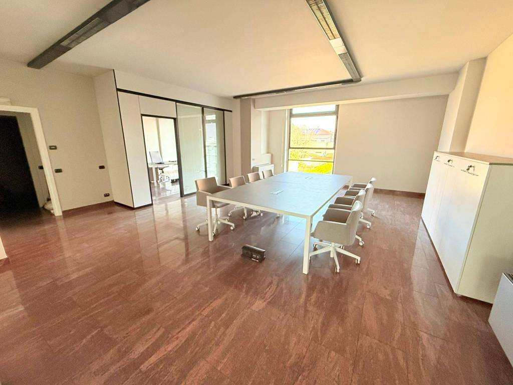 ufficio in vendita a Cantù