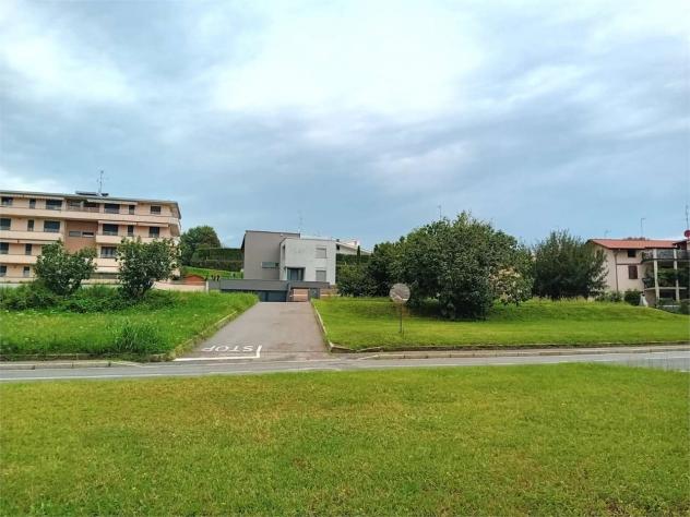 terreno edificabile in vendita a Cantù