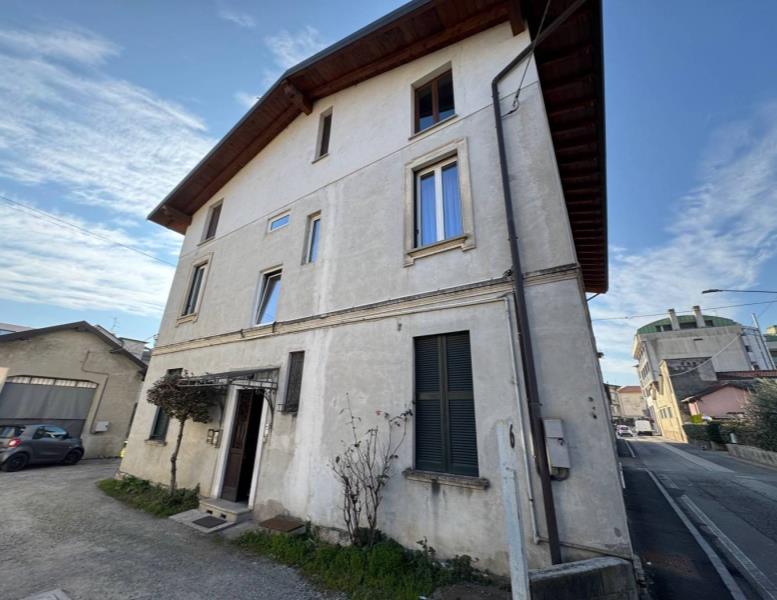 casa indipendente in vendita a Cantù