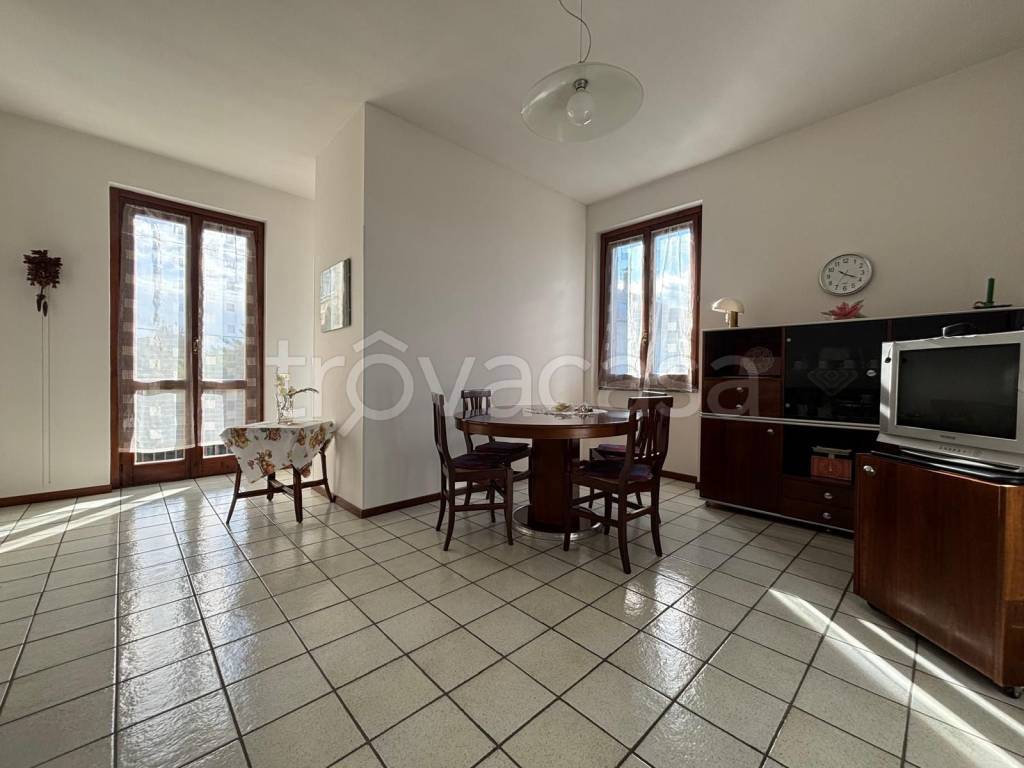 casa indipendente in vendita a Cantù in zona Vighizzolo