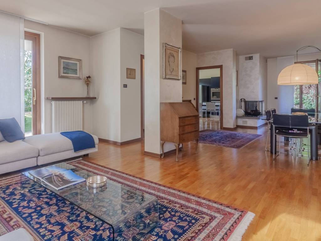 casa indipendente in vendita a Cantù
