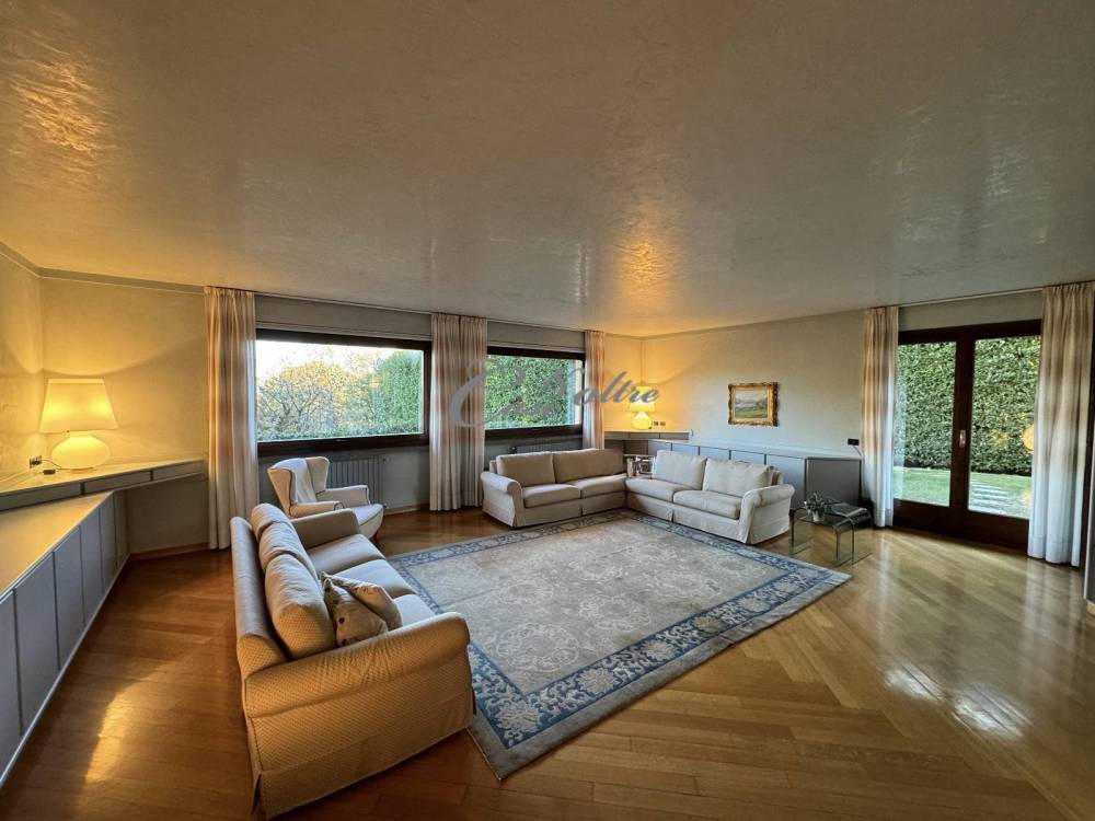 casa indipendente in vendita a Cantù