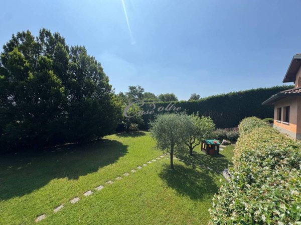 casa indipendente in vendita a Cantù