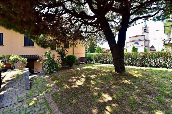 casa indipendente in vendita a Cantù in zona Cascina Amata
