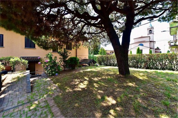 casa semindipendente in vendita a Cantù in zona Cascina Amata