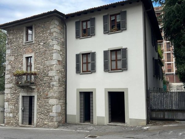 negozio in vendita a Cantù