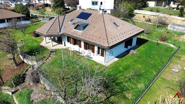 esavano in vendita a Cantù