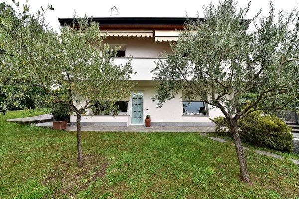 casa indipendente in vendita a Cantù