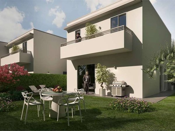 casa indipendente in vendita a Cantù