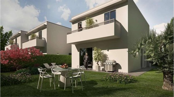 casa indipendente in vendita a Cantù