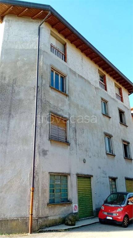 locale di sgombero in vendita a Cantù