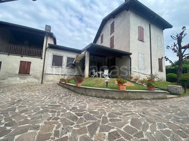 casa indipendente in vendita a Cantù