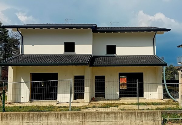 casa indipendente in vendita a Cantù