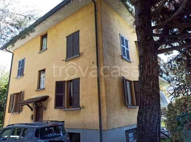 casa indipendente in vendita a Cantù