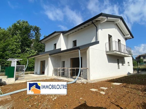 casa indipendente in vendita a Cantù