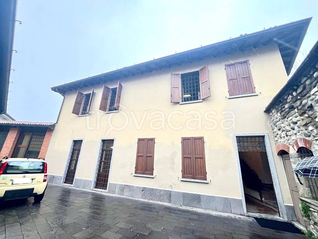 casa indipendente in vendita a Cantù