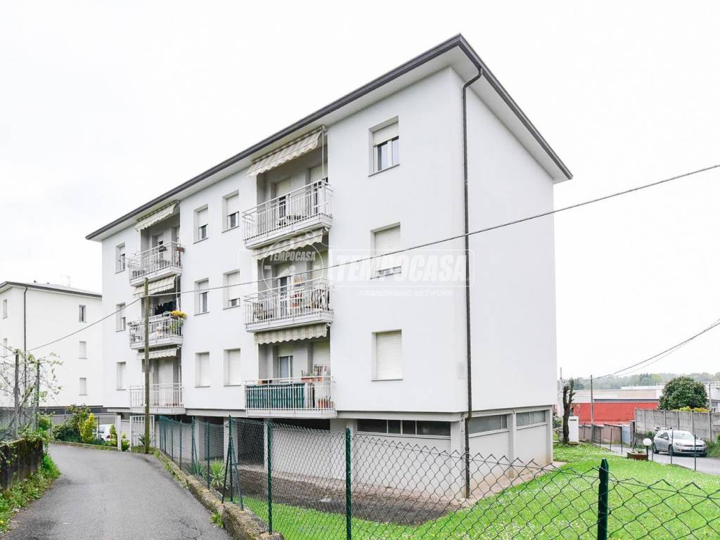 appartamento in vendita a Cantù in zona Vighizzolo