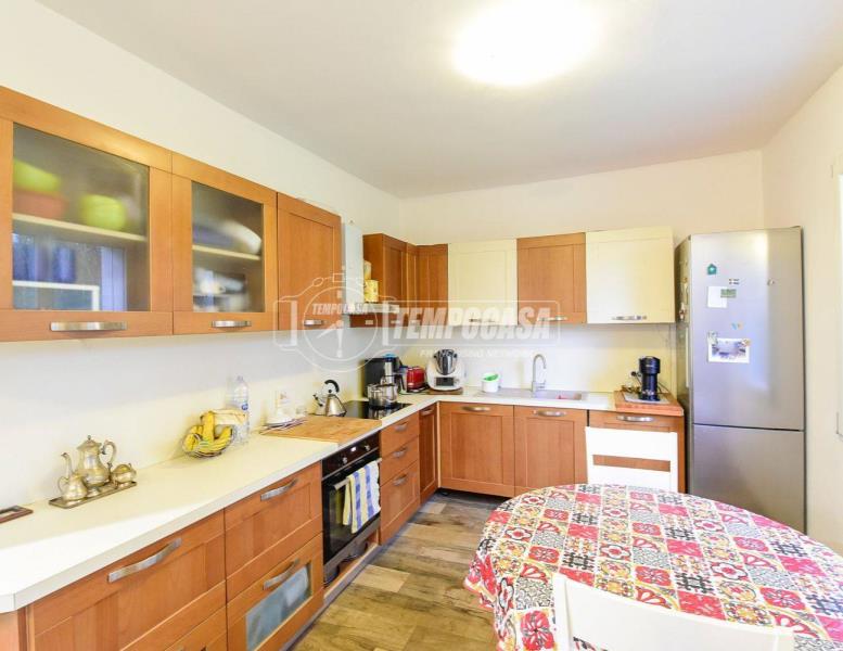 casa indipendente in vendita a Cantù in zona Cascina Amata