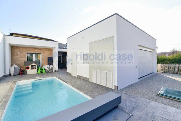 casa indipendente in vendita a Cantù