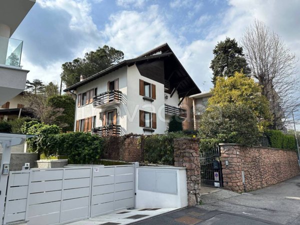 casa indipendente in vendita a Cantù