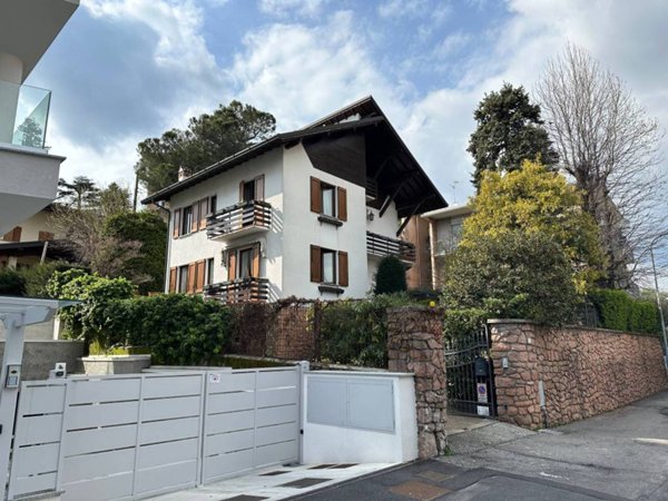 casa indipendente in vendita a Cantù