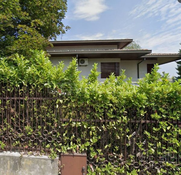 casa indipendente in vendita a Cantù