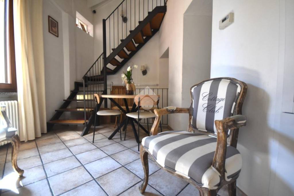casa indipendente in vendita a Cantù in zona Vighizzolo