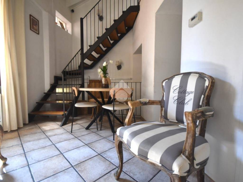 casa indipendente in vendita a Cantù in zona Vighizzolo