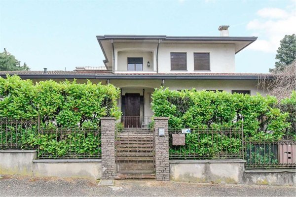 casa indipendente in vendita a Cantù