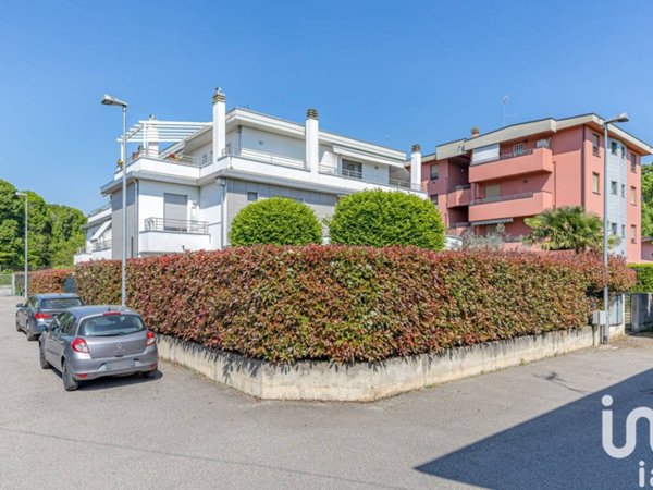 appartamento in vendita a Cantù in zona Cascina Amata