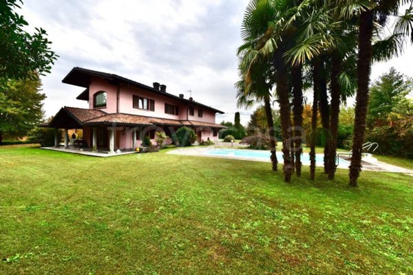 casa indipendente in vendita a Cantù
