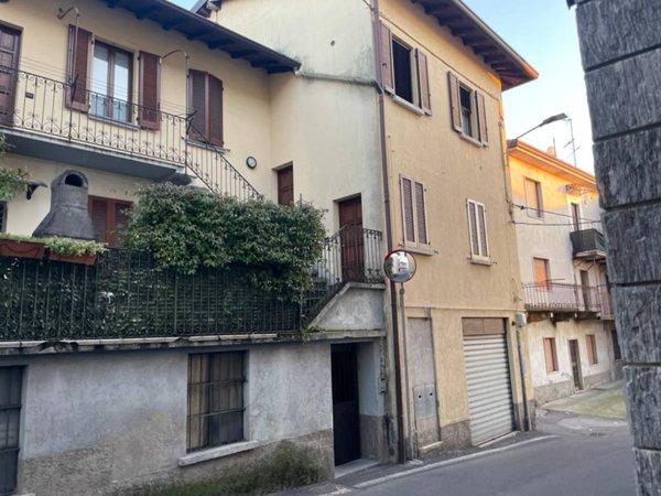 appartamento in vendita a Cantù in zona Cascina Amata