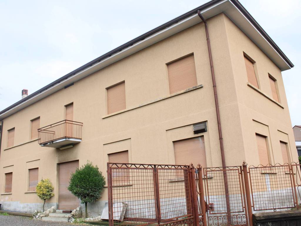 casa indipendente in vendita a Cantù in zona Cascina Amata