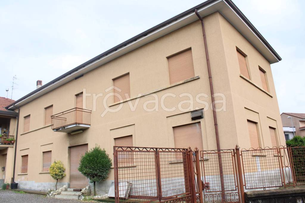 casa indipendente in vendita a Cantù in zona Cascina Amata