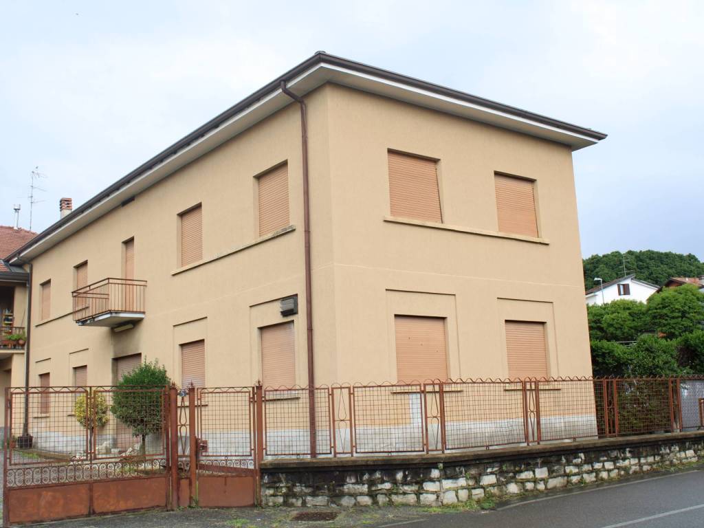 appartamento in vendita a Cantù in zona Cascina Amata