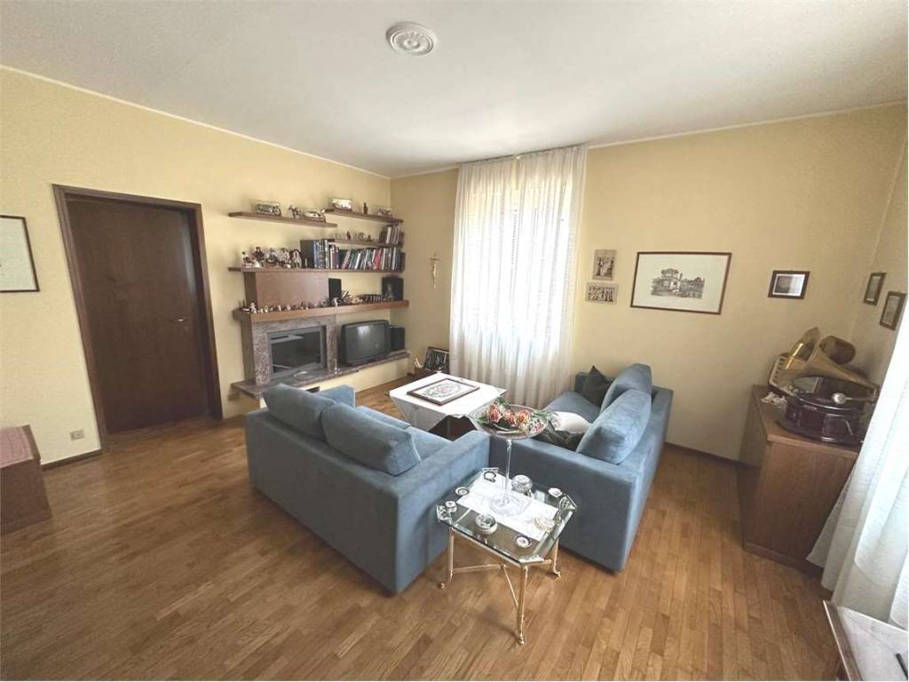 casa indipendente in vendita a Cantù