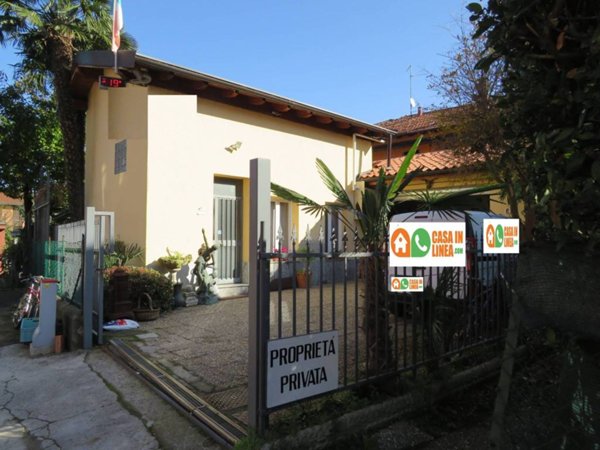 casa indipendente in vendita a Cantù in zona Vighizzolo
