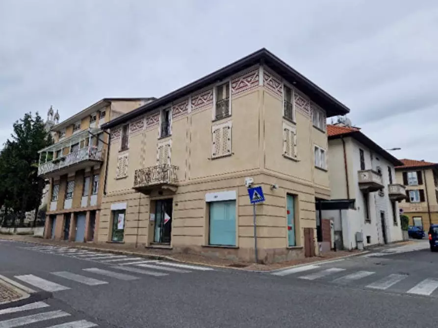 negozio in vendita a Cantù